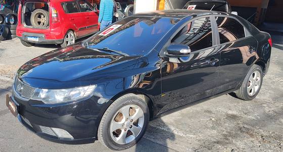 KIA CERATO 1.6 EX SEDAN 16V GASOLINA 4P AUTOMÁTICO KIA CERATO 1.6 EX SEDAN 16V GASOLINA 4P AUTOMÁTICO
